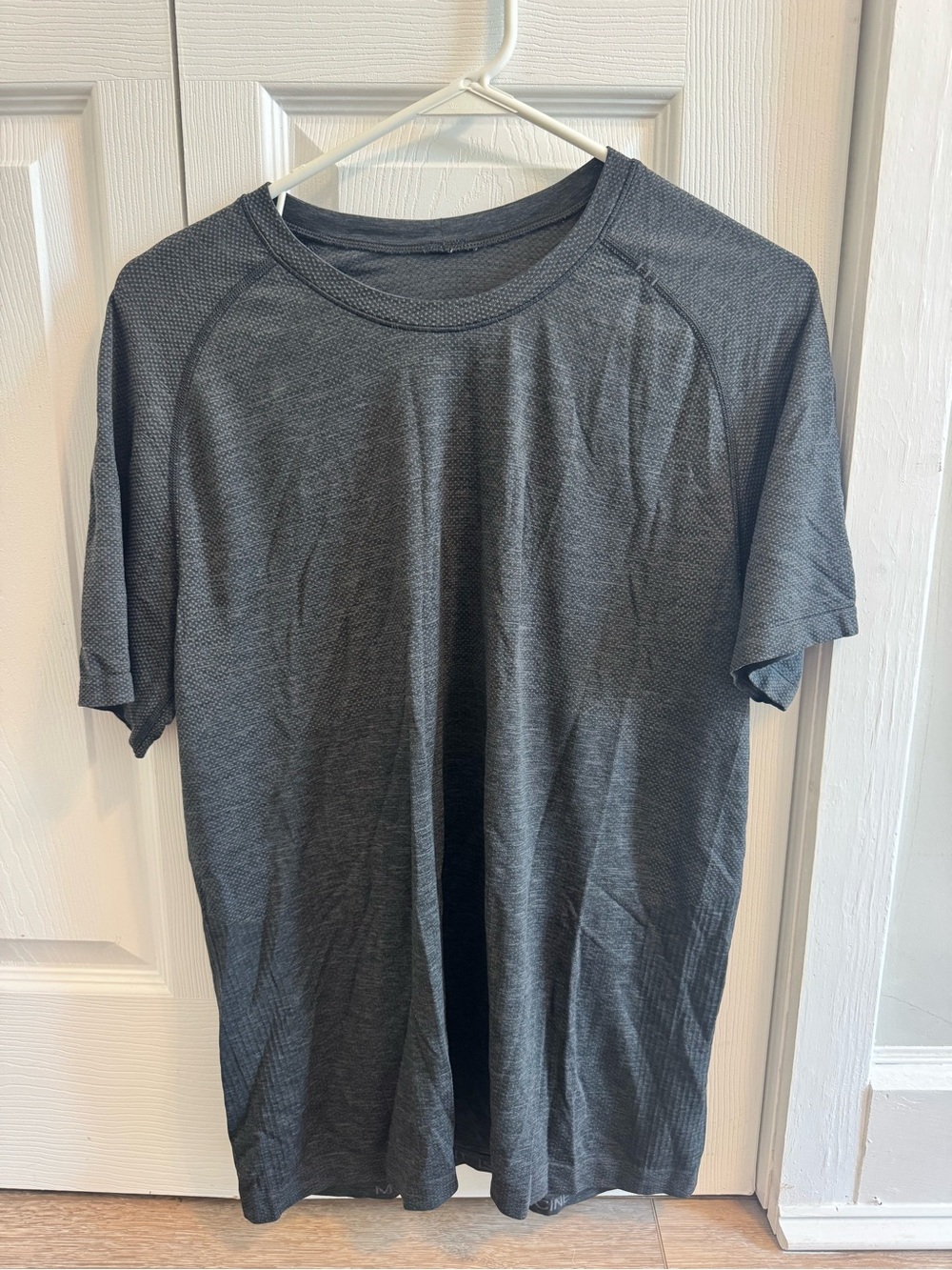 lululemon athletica Men's Dark Heather Gray Short-Sleeve Performance Tee